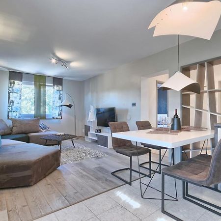 Modern Oasis Apartment プーラ エクステリア 写真
