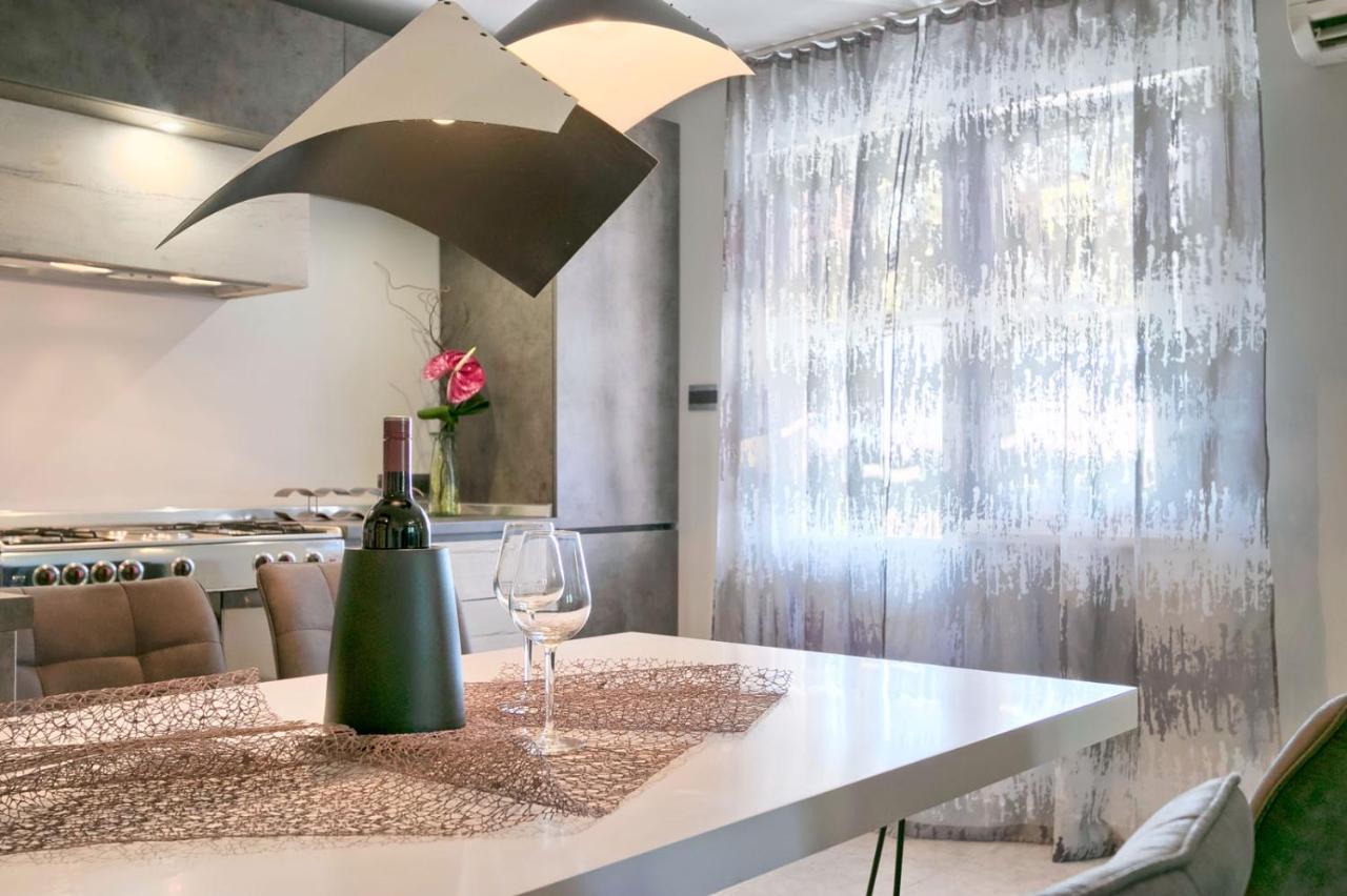 Modern Oasis Apartment プーラ エクステリア 写真