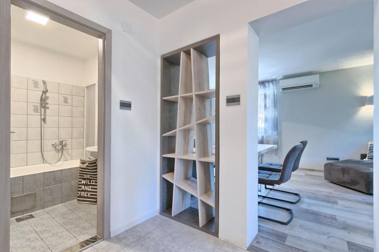 Modern Oasis Apartment プーラ エクステリア 写真
