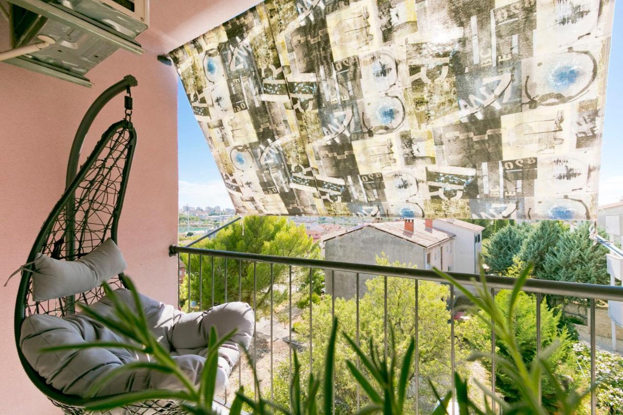 Modern Oasis Apartment プーラ エクステリア 写真