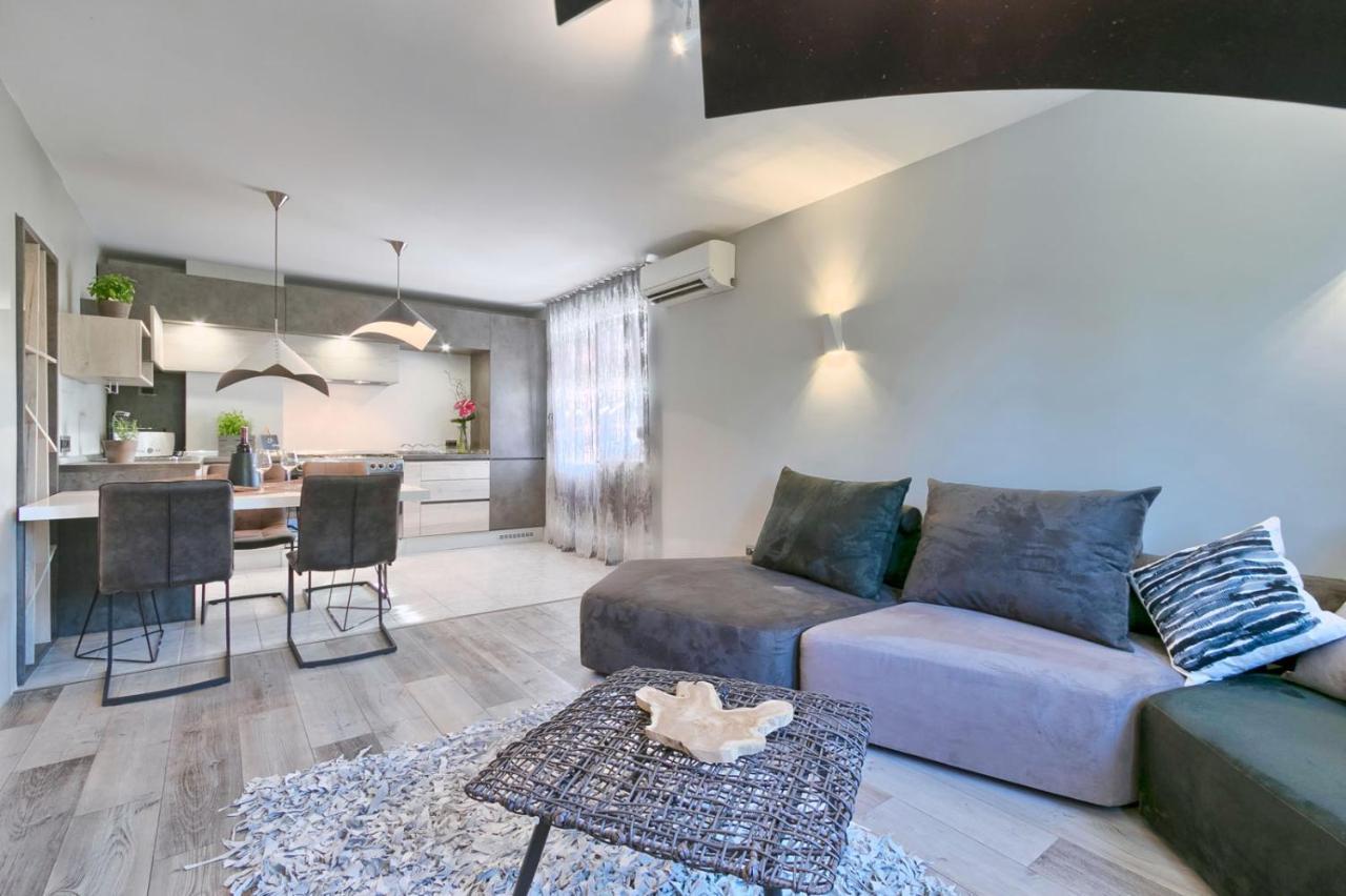 Modern Oasis Apartment プーラ エクステリア 写真