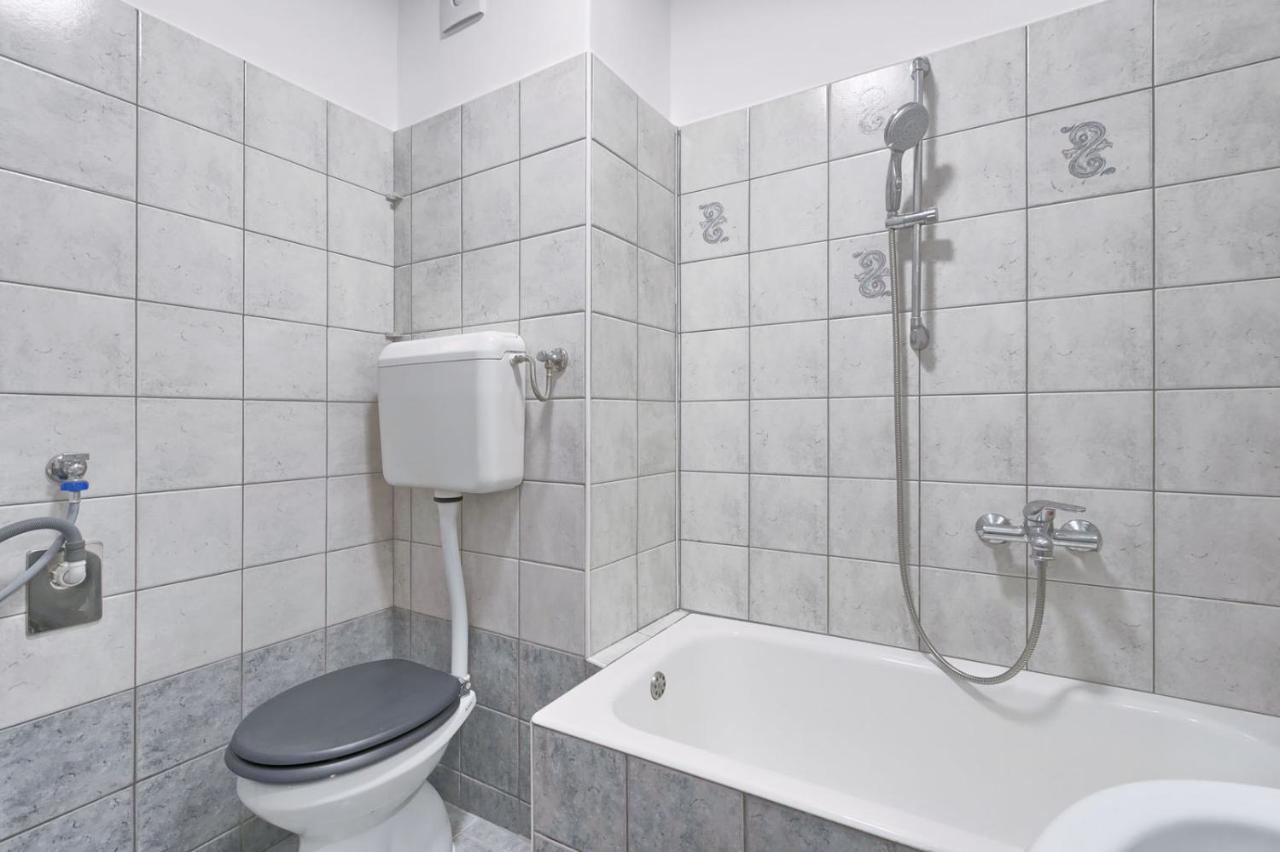 Modern Oasis Apartment プーラ エクステリア 写真