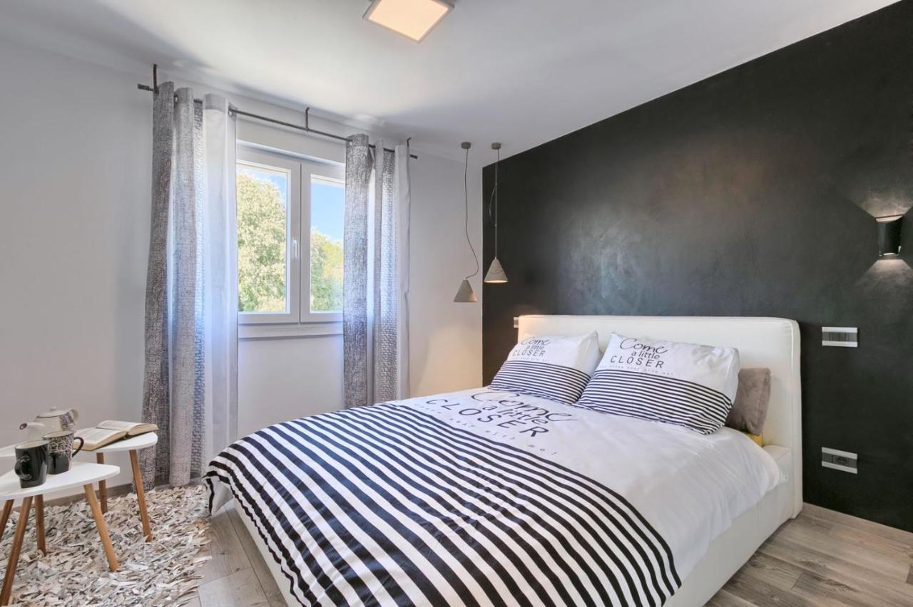 Modern Oasis Apartment プーラ エクステリア 写真