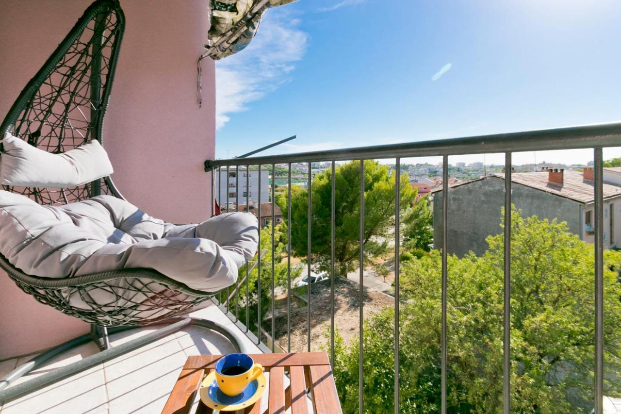 Modern Oasis Apartment プーラ エクステリア 写真