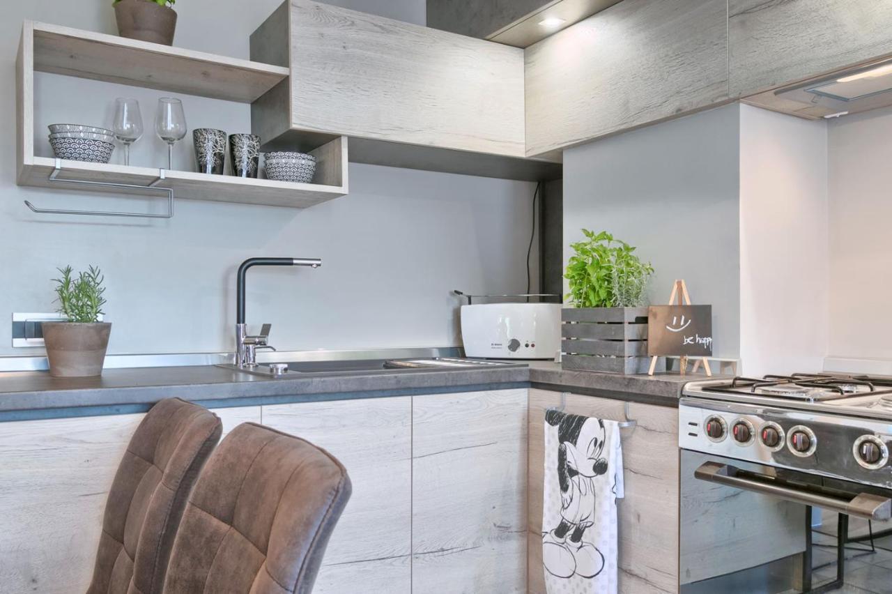 Modern Oasis Apartment プーラ エクステリア 写真